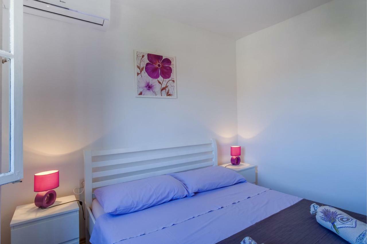 Vila Bugevilija Hotel Mali Lošinj Екстериор снимка